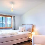Mit Seeblick Villa
