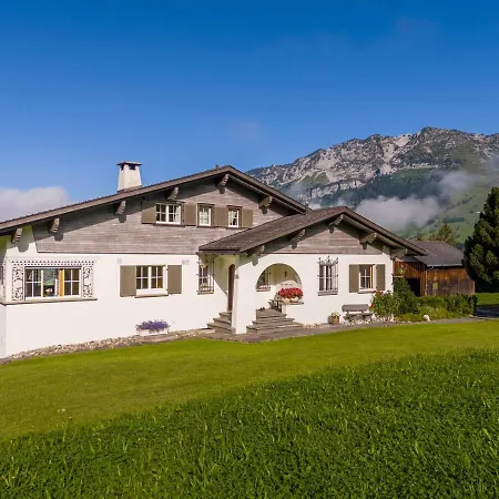 Mit Seeblick Villa *